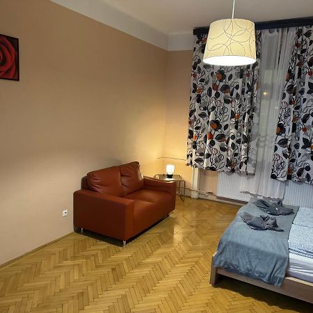 Lanchid Castle Side Red And Blue Apartment Budapest Bagian luar foto